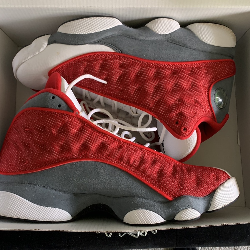Jordan 13 Retro Red Flint Sneakers. (DJ 5982-600). Size 9. Red, Flint Grey, Wht.
